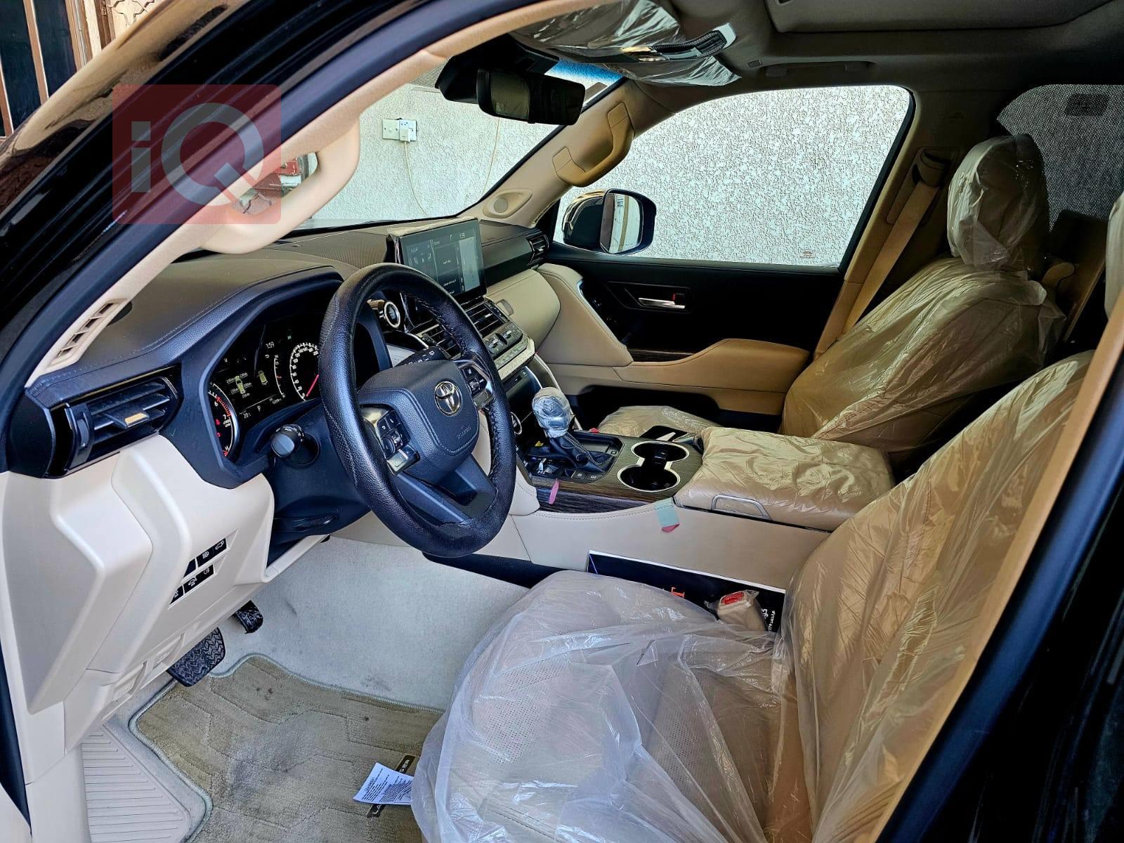 تۆیۆتا لاند کروزەر